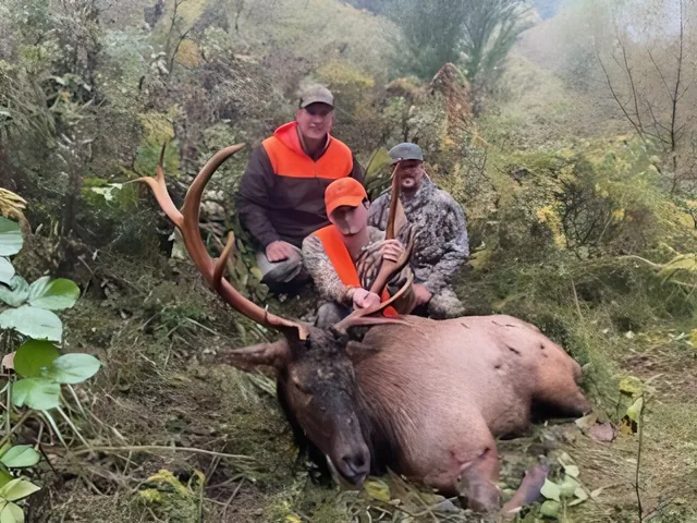 Kentucky Elk customer harvest photo from TLC Outfitters