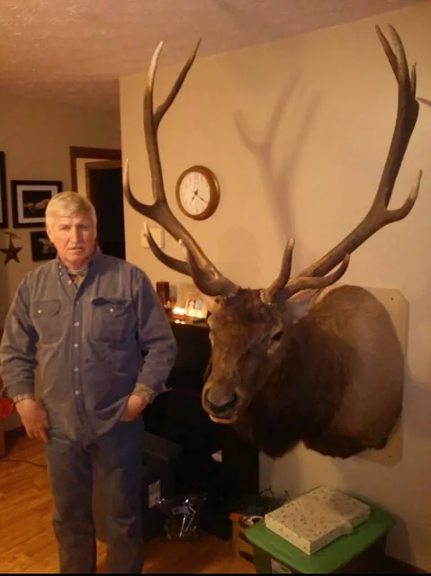 Kentucky Elk customer harvest photo from TLC Outfitters