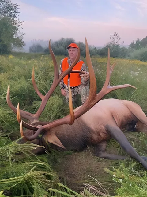 Kentucky Elk customer harvest photo from TLC Outfitters