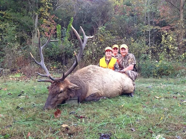 Kentucky Elk customer harvest photo from TLC Outfitters