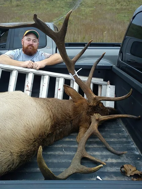 Kentucky Elk customer harvest photo from TLC Outfitters